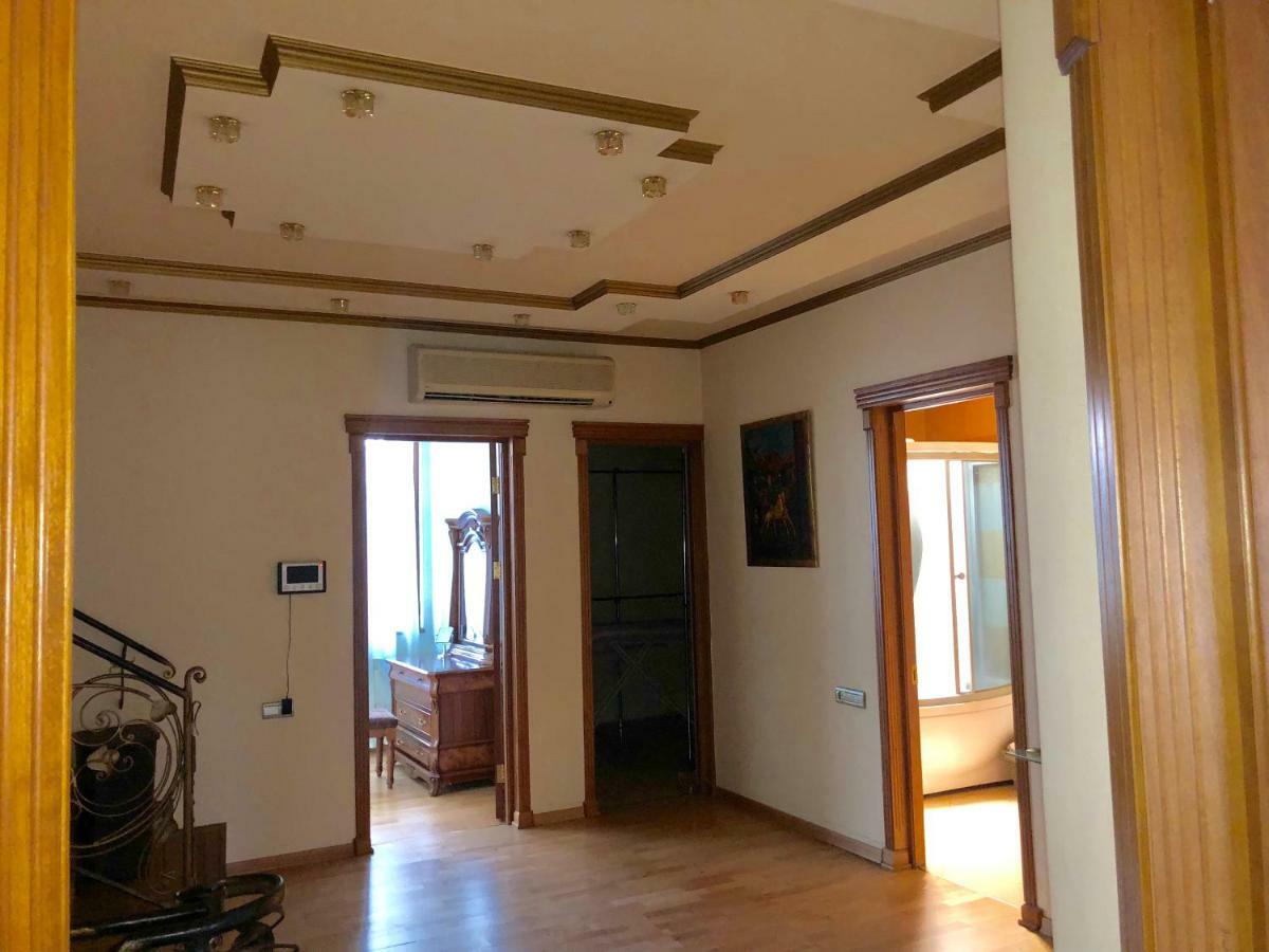 Luxury Tumanyan Apartment Γιερεβάν Εξωτερικό φωτογραφία