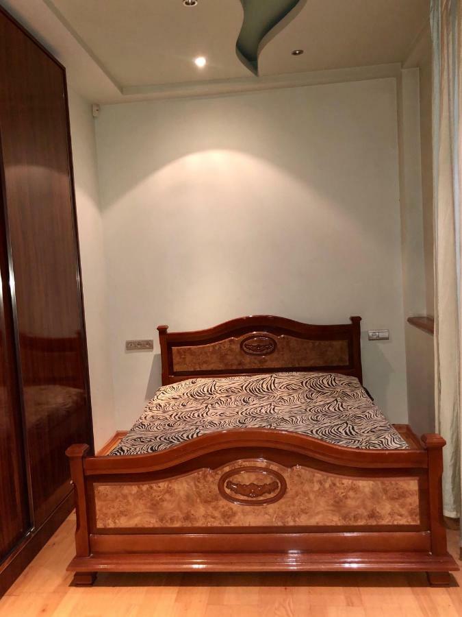 Luxury Tumanyan Apartment Γιερεβάν Εξωτερικό φωτογραφία